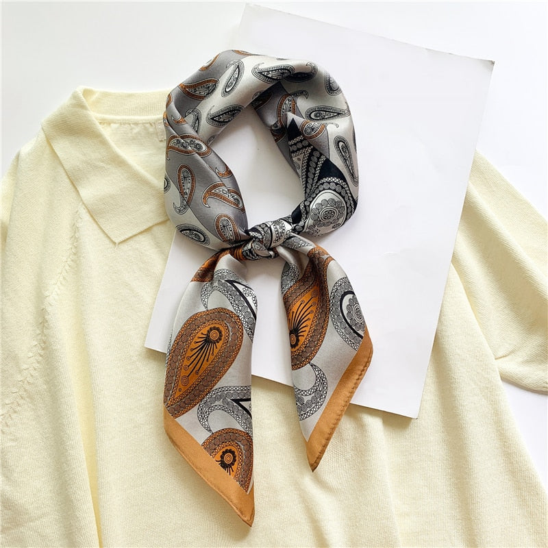 Carré 100% Soie Chic Femme