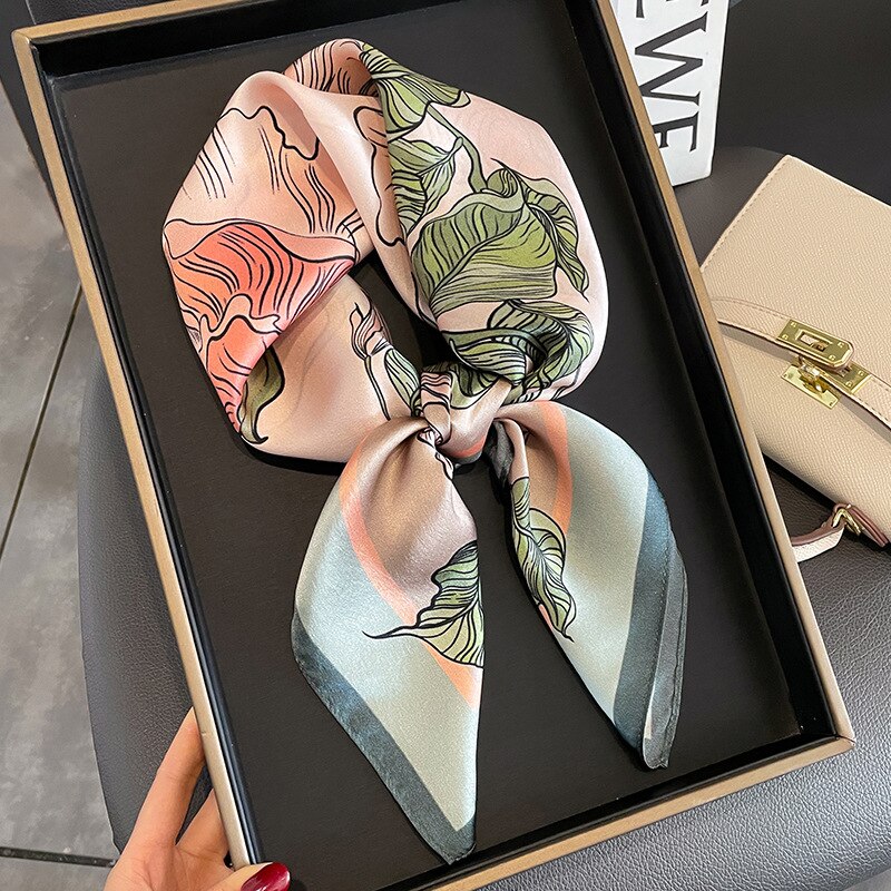 Carré 100% Soie Fleur Rose Femme