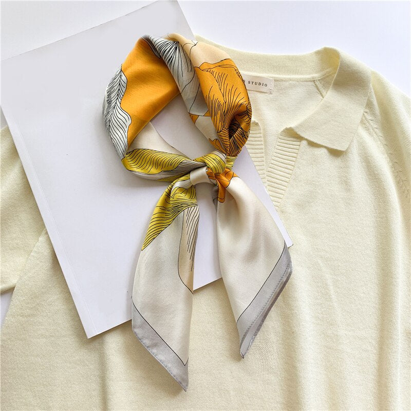 Foulard Carré de Soie Fleur Jaune
