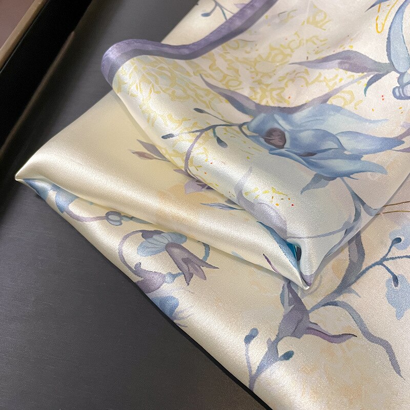 Carré 100% Soie Fleur Artistique Femme