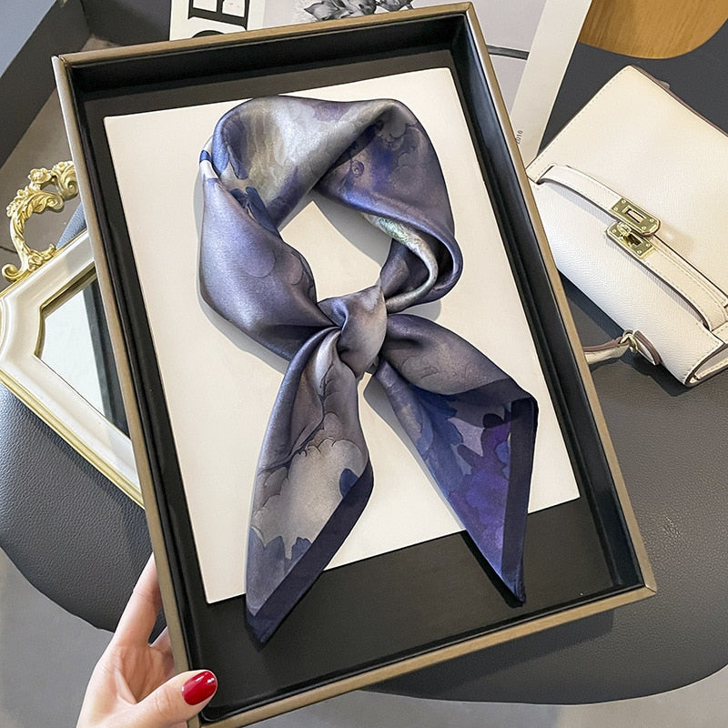 Carré 100% Soie Décoration Fleur Femme