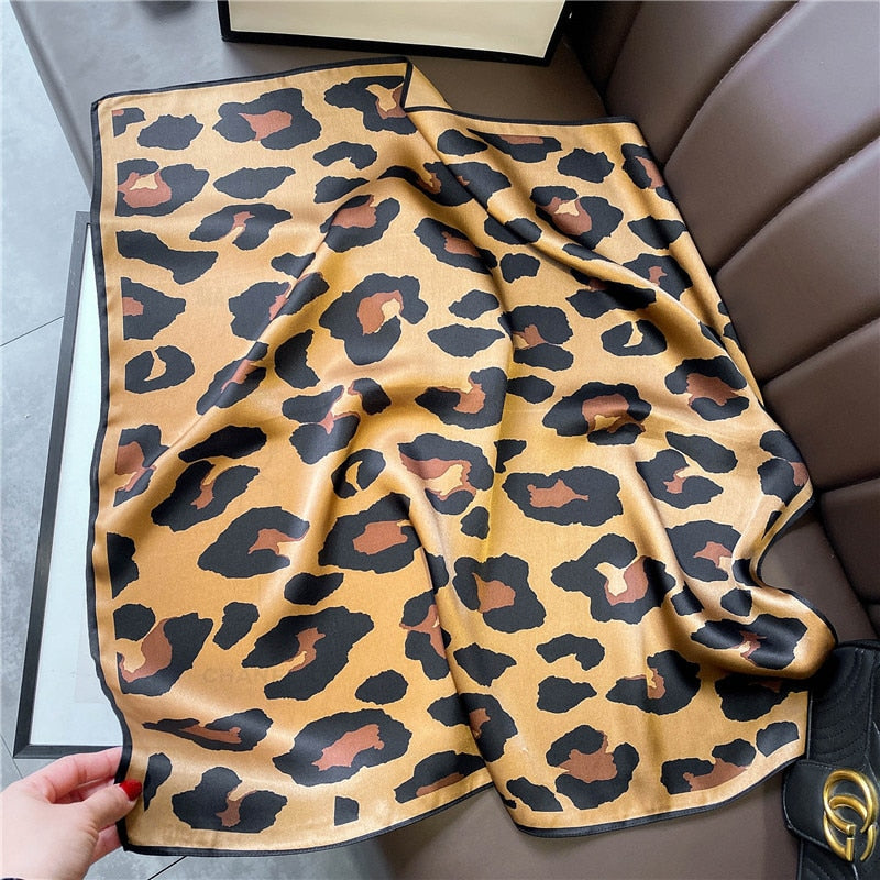 Carré 100% Soie Chic Décoration Léopard Femme