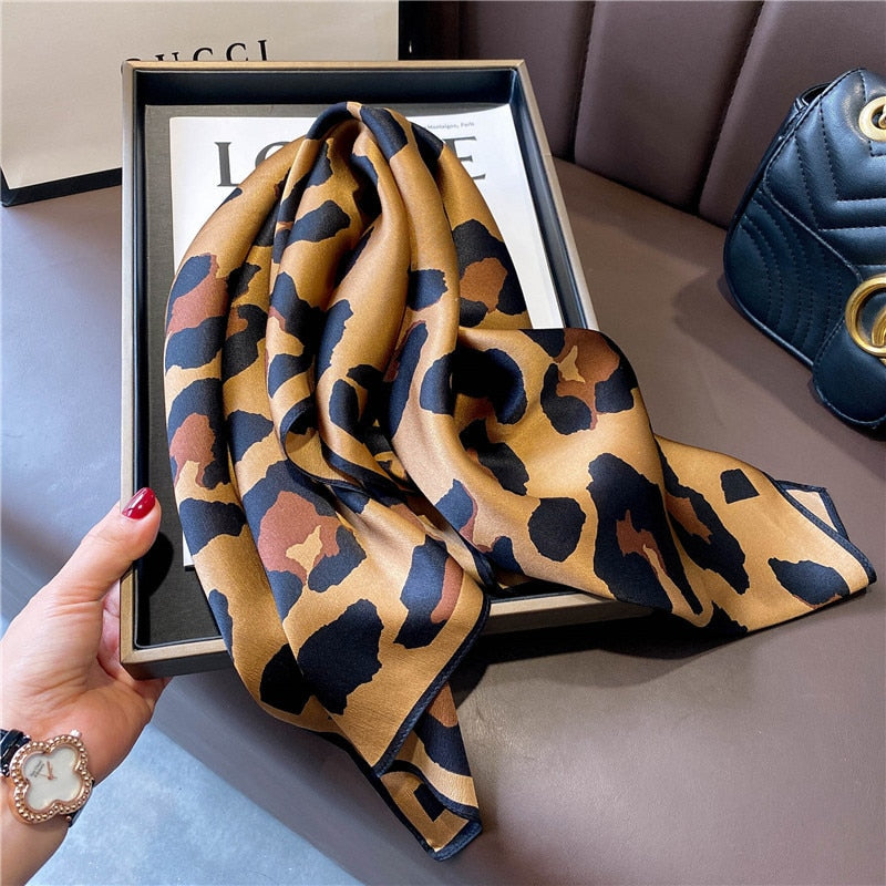 Carré 100% Soie Chic Décoration Léopard Femme