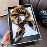 Carré 100% Soie Chic Décoration Léopard Femme