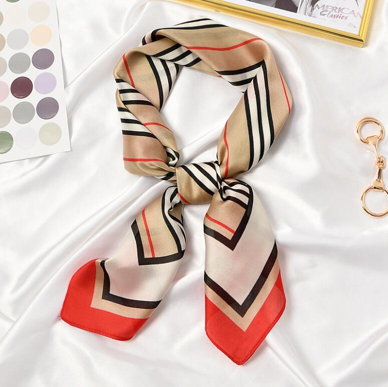 Foulard Carré Sophistiqué Femme
