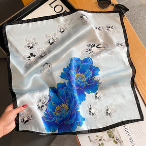Carré 100% Soie Décoration Fleur Femme | La Parisienne