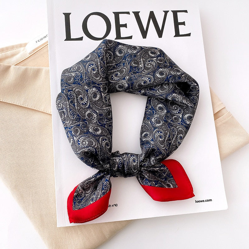 Carré 100% Soie Chic Femme