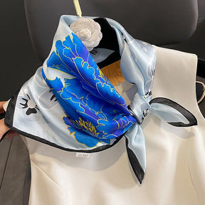 Carré 100% Soie Décoration Fleur Femme | La Parisienne