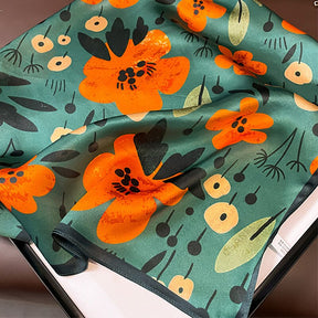 Carré 100% Soie Fleur Artistique Femme