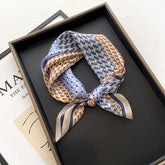 Carré 100% Soie Chic Femme
